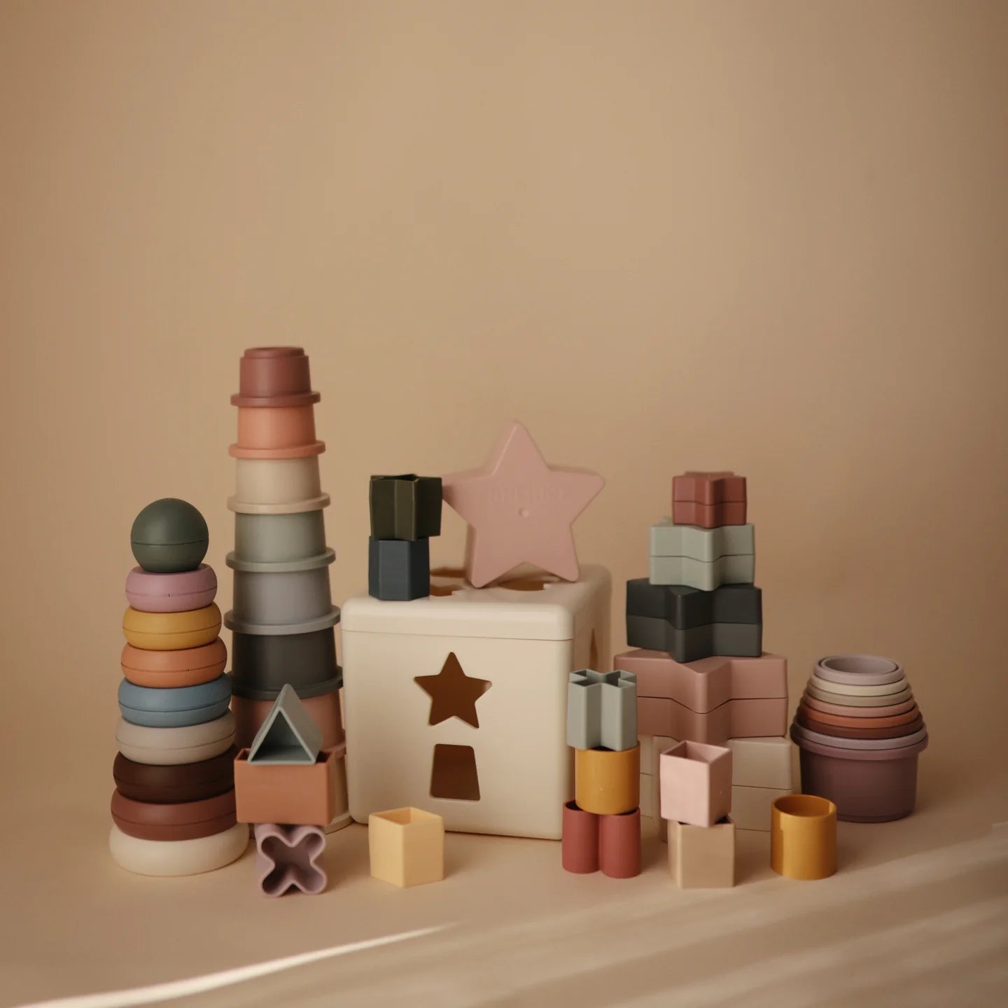mushie Ringtower