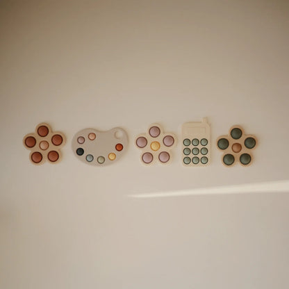 mushie Paint Palette Press Toy