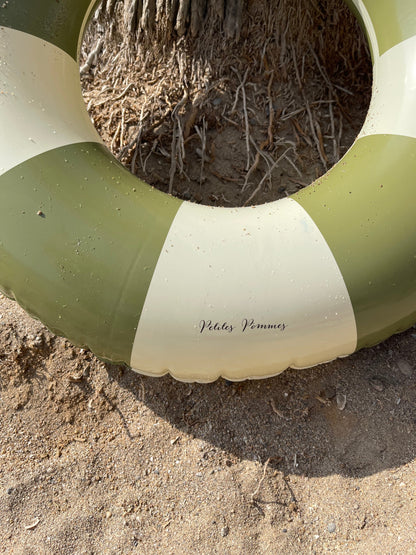عوامة سباحة